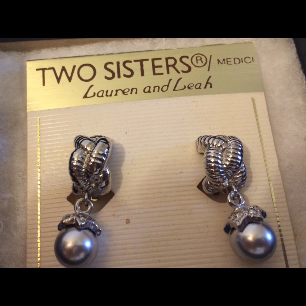 Vintage Silver tone/Pearl Earrings